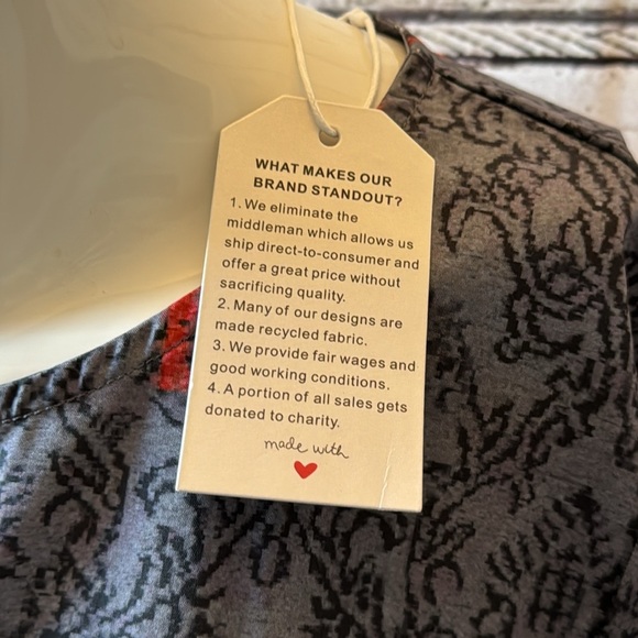 NWT brand new women’s dress size, small red blue with pockets, short sleeve maxi - Picture 3 of 4